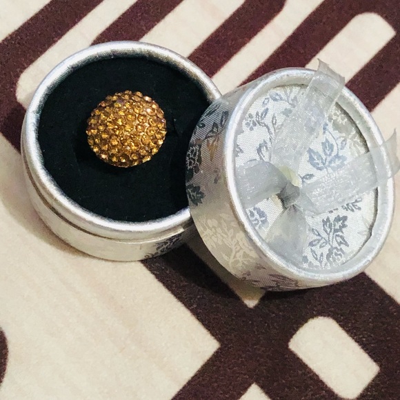 Ring - Picture 2 of 4